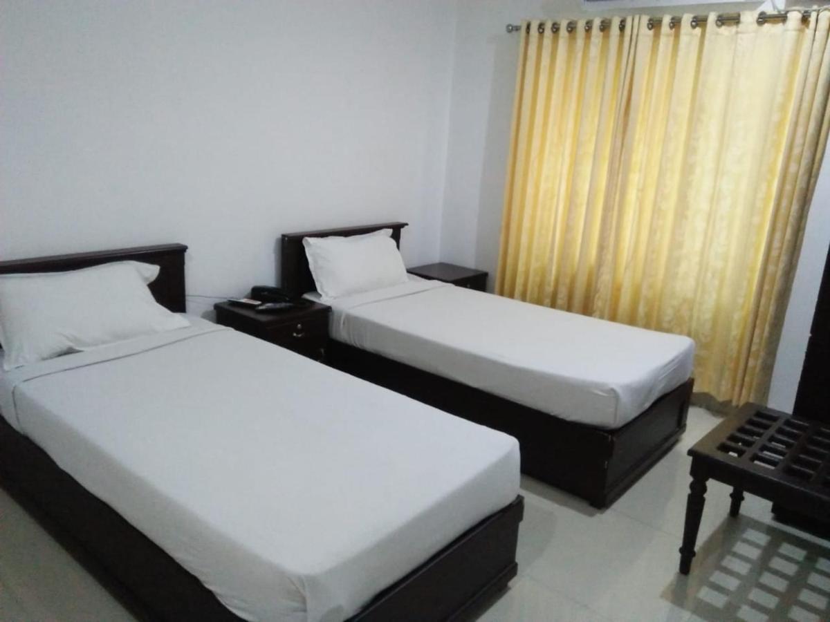 Hotel Mp Residancy à Perintalmanna Extérieur photo