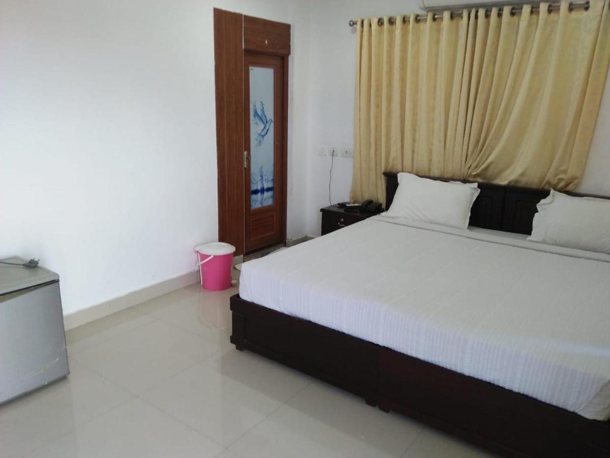 Hotel Mp Residancy à Perintalmanna Extérieur photo